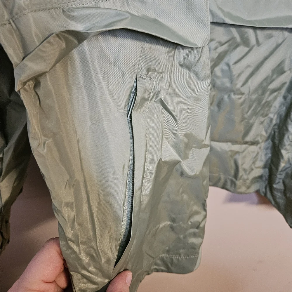 FabFitFun x Bala Running Jacket Break Away Womens L/XL $80 Light Green NEW - Picture 7 of 16